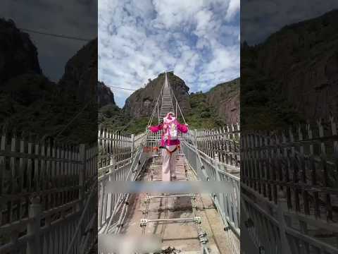 this girl come home by climbing thousands stairs #shortsvideo