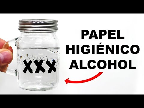 Fabricando licor casero con papel higiénico