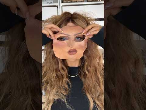 How the girlies get ready in the morning 💁🏻♀️ #makeup #liquidlatex #makeupchallenge #shapeshifter