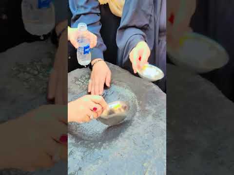 Tảng đá ra nước