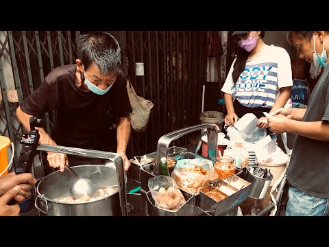 Amazing ! 70years Grandpa selling famous noodles 30Minutes fast sold out #shorts