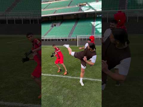 IBRAHIMOVIC DA UM CHUTE NA CARA DO LUVA 😂