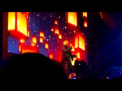 Progress Live 2011: Robbie Performs Angels At Sunderland (27 May)