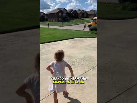 Este bebé confundió a su hermana con su mamá 😭👶