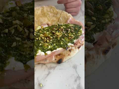 ¡Así se hace el pizza sándwich más rico del mundo!