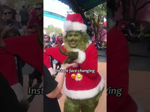Funny grinch moments #usa #universalstudios #grinch #funnyvideo #funny #fyp #cute #kids #viral