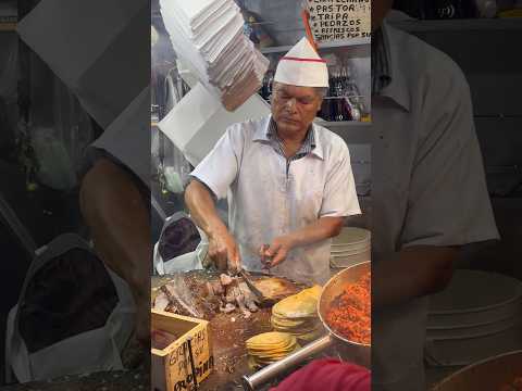 Tacos callejeros recomendados por la guía michelin #tacos #michelin #foodie #viralshort #parati