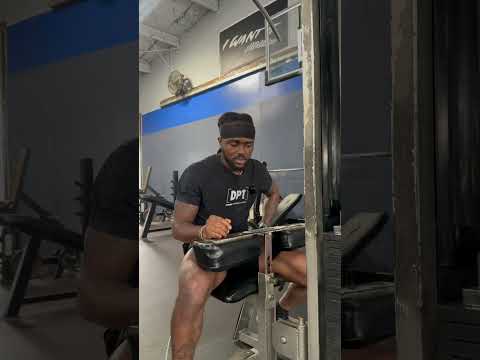 Old school gyms don’t make any sense. #fitness #youtubeshorts #viralvideo #shorts