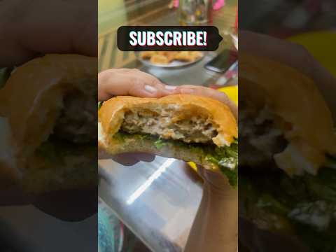 വീട്ടിന്റെ ഉള്ളിന്ന് burger ഉണ്ടാക്കിയാലോ 🍔🤤 #burger #burgermaking