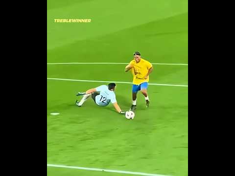 Rare Ronaldinho Moments 😂