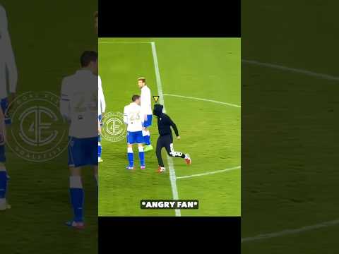 Players vs fans ๐คฏ๐กโ ๏ธ #shorts #footballshorts