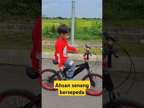Ahsan selalu senang kalau sudah naik sepeda#shorts#sepeda#ahsan