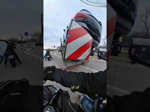 CUIDAO!!!!??? #motos #moteros #aventura #motorizado #motocicleta #short #shorts #situaciones