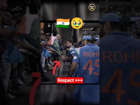 विराट कोहली ने दिखाया तिरंगे के लिए सम्मान, वीडियो वायरल 🇮🇳❤️  #viratkohli #indvsaus #shorts