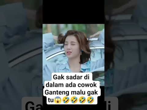gak sadar di dalam ada cowok ganteng malu gak tu