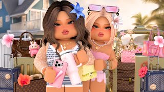 WE MOVED TO OUR SUMMER BEACH HOUSE!! *rich, spoiled teens?!* WITH VOICE | Roblox Bloxburg Roleplay