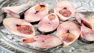 গ্রামীণ পদ্ধতিতে ইলিশ মাছের পাতুরি।