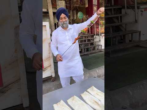 Paji Special Tandoori Mix Rolls 😵😋 #streetfood #viralshort #shorts #trending #youtubeshorts #food