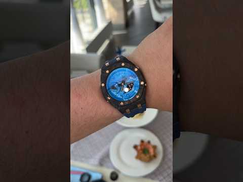 Отдал чаевые часами 🤯