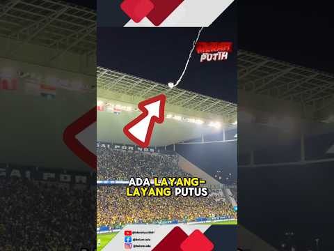 viral layang-layang putus di tengah pertandingan sepak bola⁉️😰