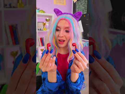 سماعات أم أحمر شفاه؟ 💄🎧 حيلة خفية!