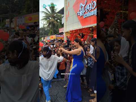 ഹണി റോസ് കൊച്ചുകുട്ടിയുടെ ഡാൻസ് കണ്ട് ഞെട്ടി😍💙💥 #honeyroseinsta #honeyroseshorts #updownmedia