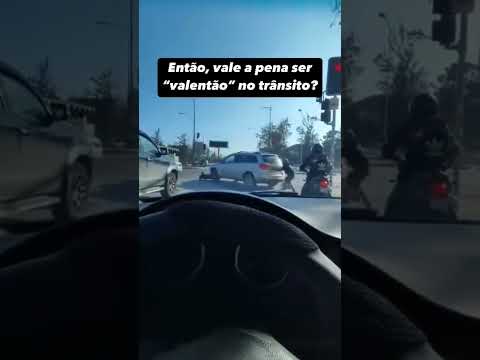 Sempre tem alguém mais louco que você!!! #instrutor #transito