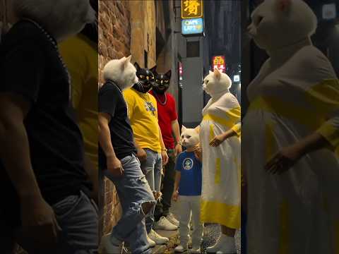 اخرة اللي يعاكس مرات القط مياو 😱 شوفوا عملت فيهم اي😭 ولكن النهايه صادمه جداً 🤯🔥#قطط_مضحك #shorts #ai