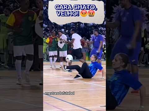 ELA SÓ QUERIA QUE RONALDINHO VISSE SUA HABILIDADE  ??