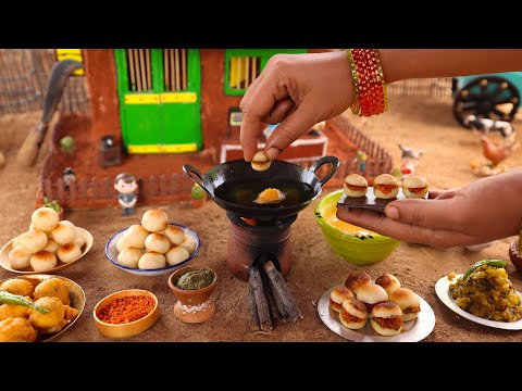 Famous ULTA Vada Pav | Pav Inside Vada | वड़ा पाव | Indian Street Food | The Tiny Foods-Hindi