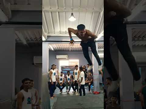 Public Reactions?#publicreaction #reaction #reactionvideo #calisthenics #streetworkout #shorts #bts