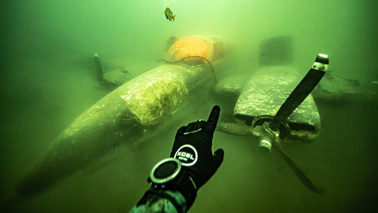 I FOUND An AIRPLANE CRASHED Underwater! (Explored Inside)