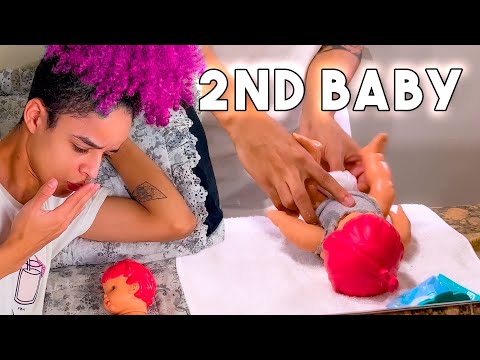1ST BABY PEEING IN BED vs OTHERS BABIES