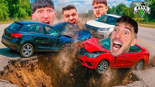 BATALLA EPICA DE COCHES EN UN AGUJERO GIANTE !! GTA V ONLINE