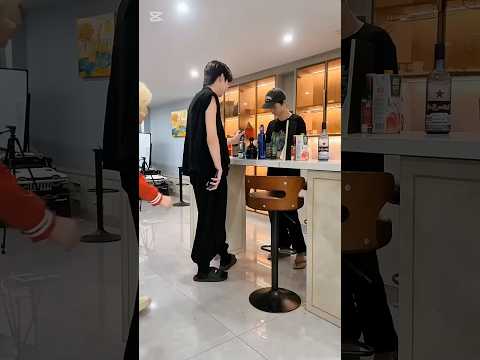 what did this girl do on the phone😱#trending #magic #youtubeshorts #viralvideo