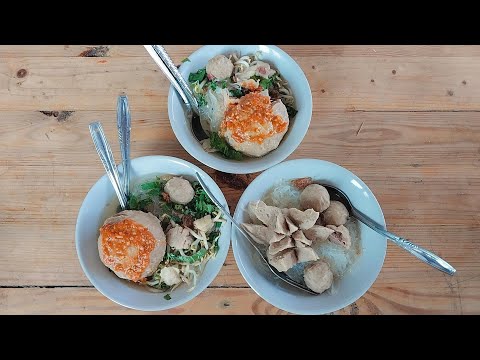 Makan bakso