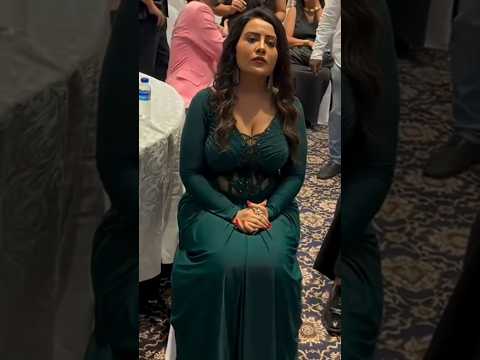 CM's wife Amruta Fadnavis sat holding her breath, people said #amrutafadnavis #shorts