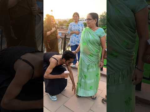 आशिर्वाद लेना चाहिए 😂🤣 #trendingshorts #comedyvideos #funnyshorts #reaction #viralshorts