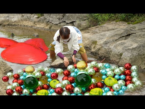 The Incredible Story of a Girl Who Discovered a Priceless Gemstone and PearlClam Hybrid by the River