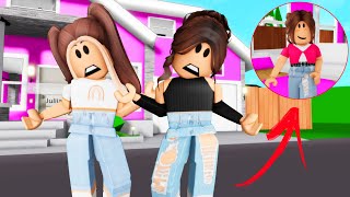 A MINHA IRMÃ FOI DORMIR NA CASA DA AMIGA E NÃO VOLTOU!!😨😨- Roblox - Historinhas - Brookhaven RP🏡