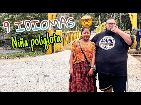 Niña de aldea Q’eqchi’ Guatemala habla hebreo, inglés, alemán…