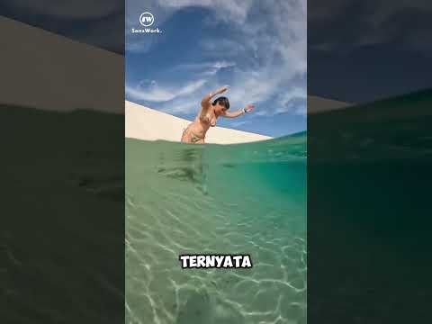 Gurun Ini Punya Ribuan Danau Biru! #faktaunik #shorts