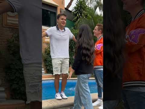 Lo tiro a la alberca por una BOCINA!!