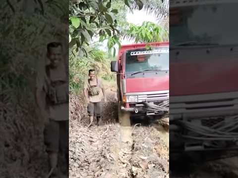 Video Viral !! Truk Berjalan Tanpa Supir#shorts