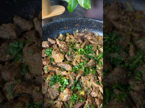 لحم مقلي بالبصل والفلفل بنة رائعة جربوه #like #food #عشاءلذيذ #اكسبلور #ساندويشات #وصفات #shorts