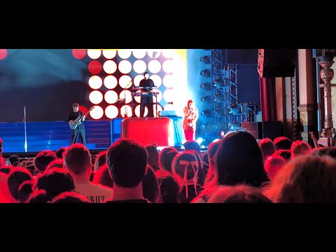 Girl In Red-"Ugly Side" Live 4K Video @ Fox Theater Oakland, CA. 6-1-2024