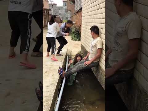 বন্ধুরা-ভিডিওটি-ভাইরাল-করো-প্লিজ 🙏🙏🥺🥺#funnyshorts #viralvideo #foryou #funnymemes
