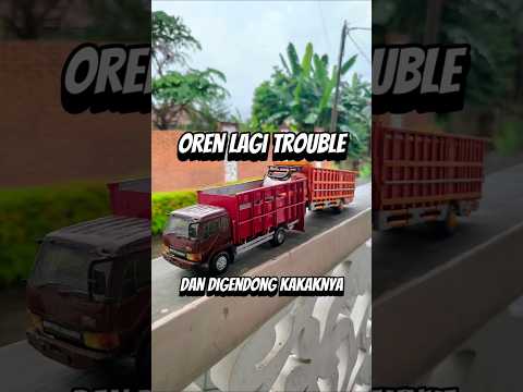 Si Oren Lagi Trouble dan digendong Kakaknya