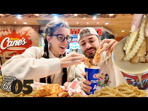 Mangiamo nel FAST FOOD più VIRALE di Tiktok 🍔 Raising Cane's