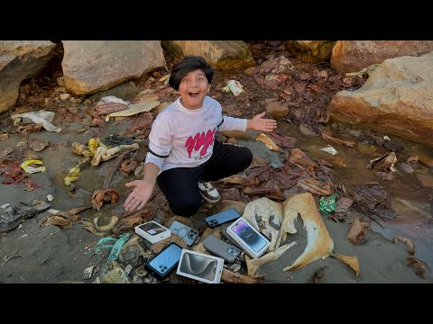 Lucky Day ! Found many broken Iphones in the garbage dump || Chota Ali vlogs || Ali Bhai ||